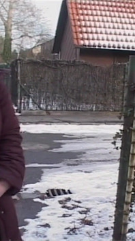 Snowy Exhibicionista Muestra Coño Y Culo En Público