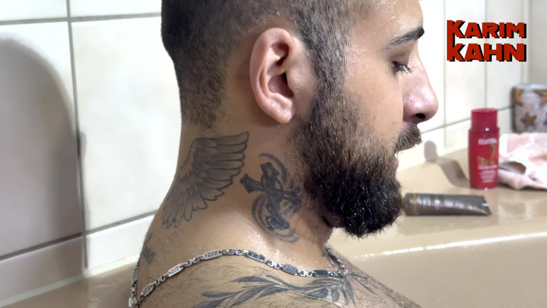 Karim Kahn: Heißer Cumshot in Der Badewanne Plus Pissen