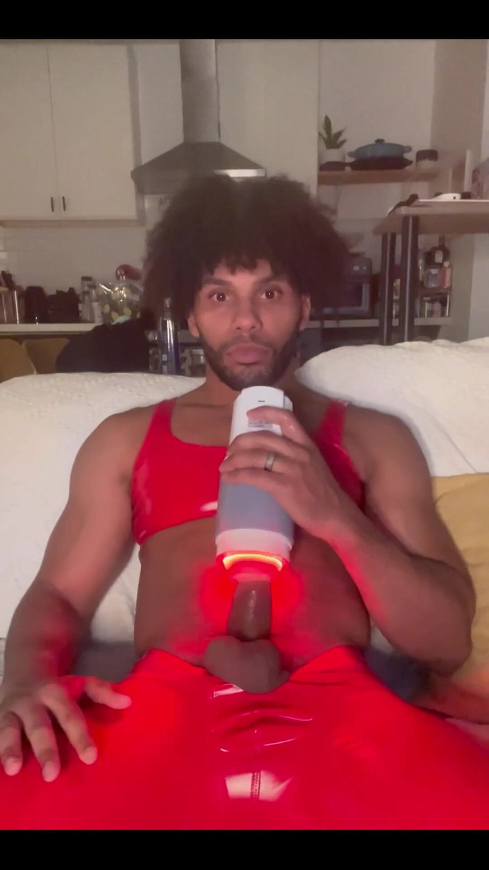 Tony Genius: Red Rocket: Ulasan Mainan Seks