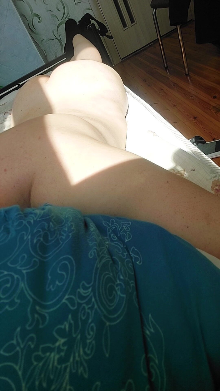 Kitty_Cross: Pretty Blonde Natural Body of Cute Sissy White Femboy Feminine...
