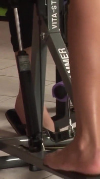 Ekskluzywne wideo Bez siodełka: Grupowy seks analny na siłowni z gorącymi muskularnymi mężczyznami