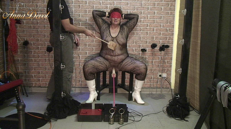 Anna Devot: 我顺从的阴户和性爱机器视频