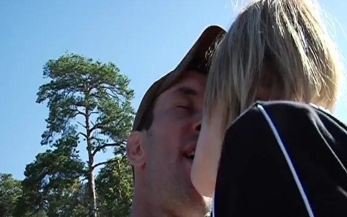 Planete Francaise: Naughty French Babe Got Fucked in Outdoor Show