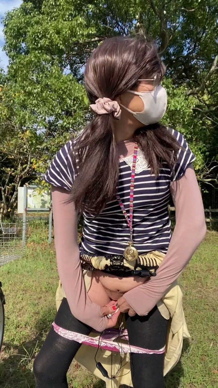 megu2002: No. 329 Tucked Pussy Exposure Walk 1