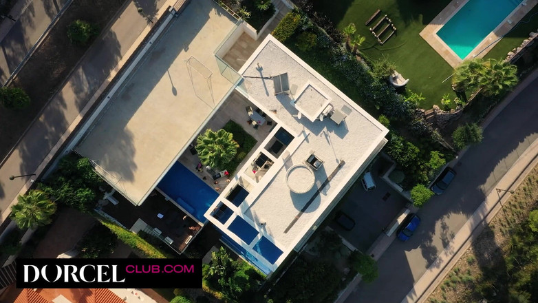 Dorcel Club: Flotter dreier nach einer poolparty