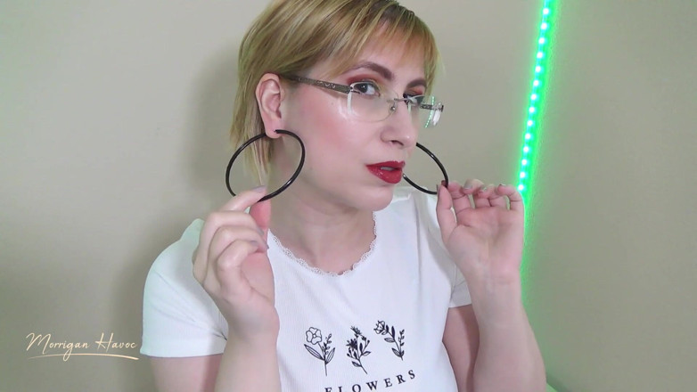 Morrigan Havoc: Showing Off My Black Hoop Earrings