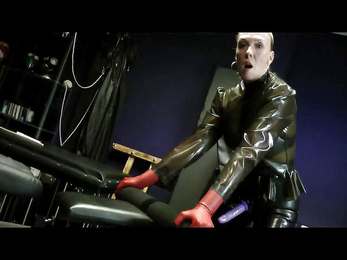 Herrin Lady Adena: Lady Adena - instrukcja masturbacji na pasku