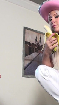 Pisang Mengusik Pisang Membonggol Joschi
