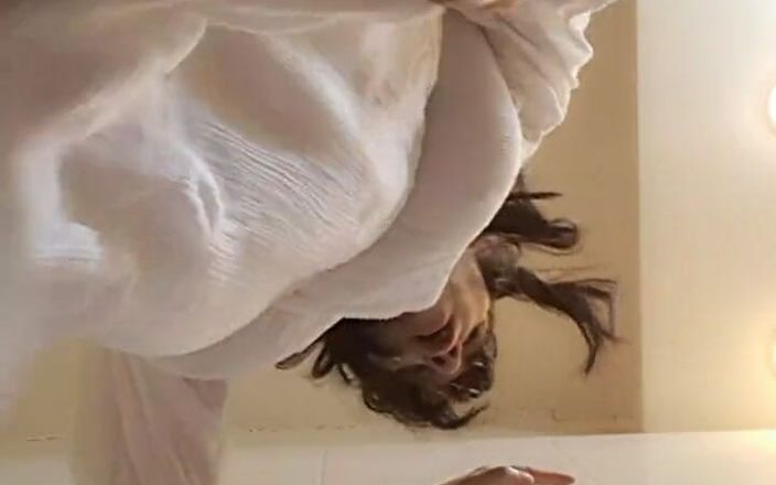 Mommy big hairy pussy: Ti scopo sul muro