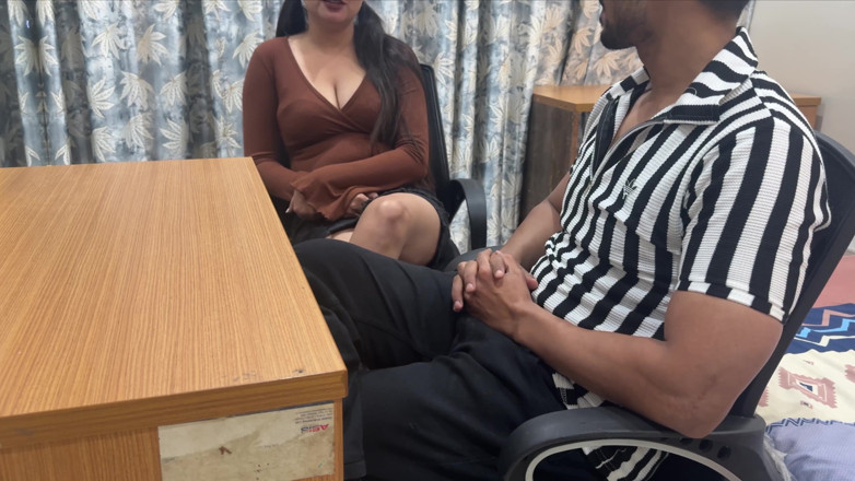 Hornycouple149: Najdu svou malou indickou nevlastní sestru a ukážu jí, můj...
