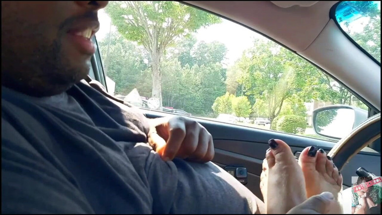 Foot Patrol: Mz Jersey vinh danh sinh nhật của tôi bằng cách...