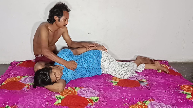 Desi Bhabhi Neha: ホットなデジインド熟女セックス!ホットなヒンドゥー教の妻の自家製セックス