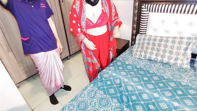 Netu: Ausgezeichneter zwischen indischem stiefvater und stieftochter