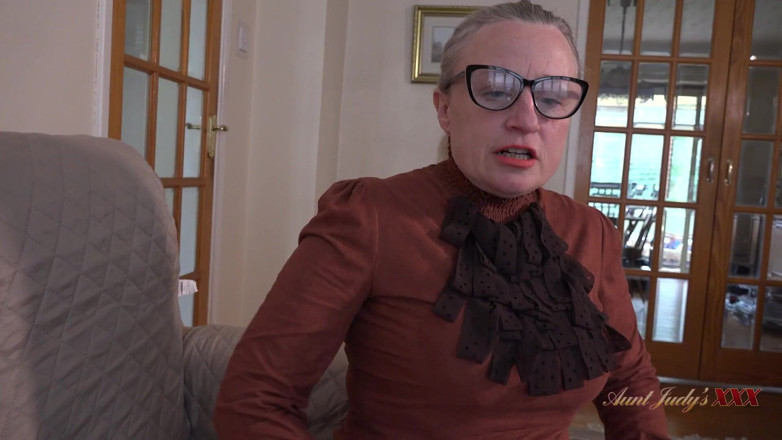 Aunt Judy's XXX: CiociaJudysXXX - Twój dojrzały nauczyciel MILF Pani Andrea Ann znajduje nowy...