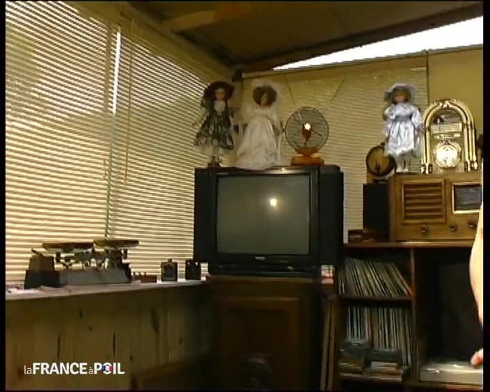 Rue Chaude: Lucie n’est pas bonne pour les échecs, mais d’un autre côté,...