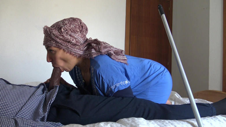 Souzan Halabi: Tato muslimská žena je v šoku!! Vytáhl jsem svého velkého černého ptáka pro...