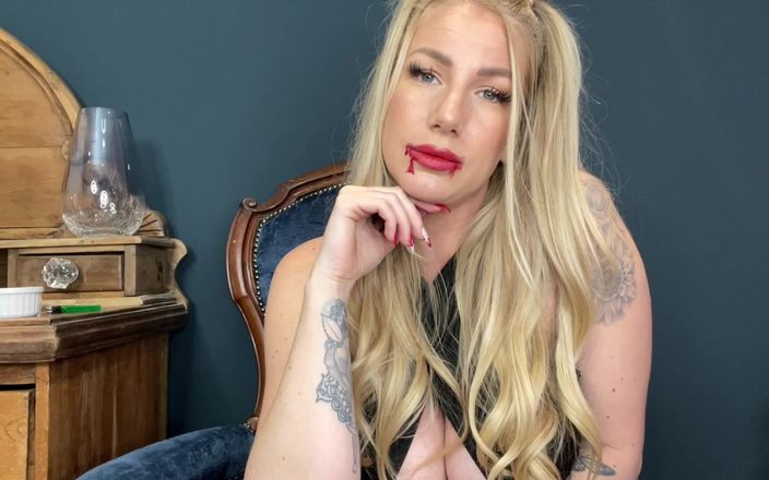 Danielle Maye: Kouření vampress