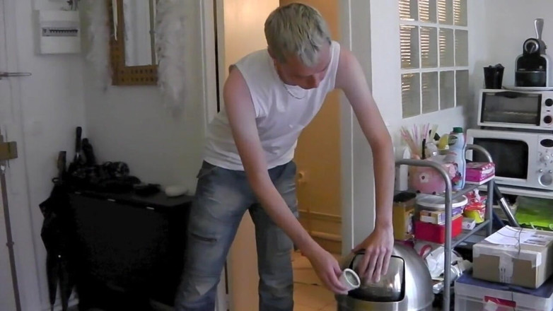 Crunch Boy: Femminuccia gay scopata da un ragazzo scally