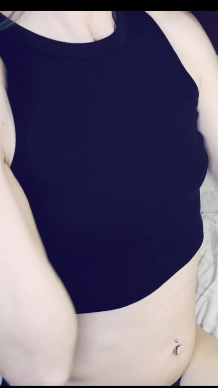 TashaS: La trans vergine bianca magra mette in mostra tutto per...