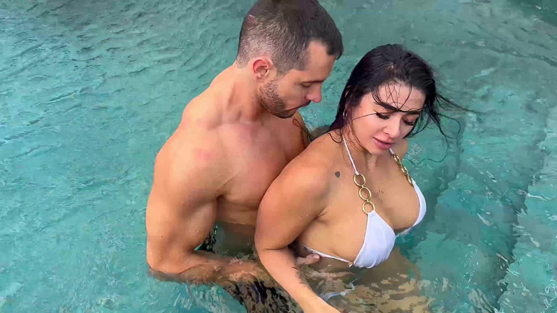 Duncan Saint: Žhavý sex v sauně se Silvanou Lee