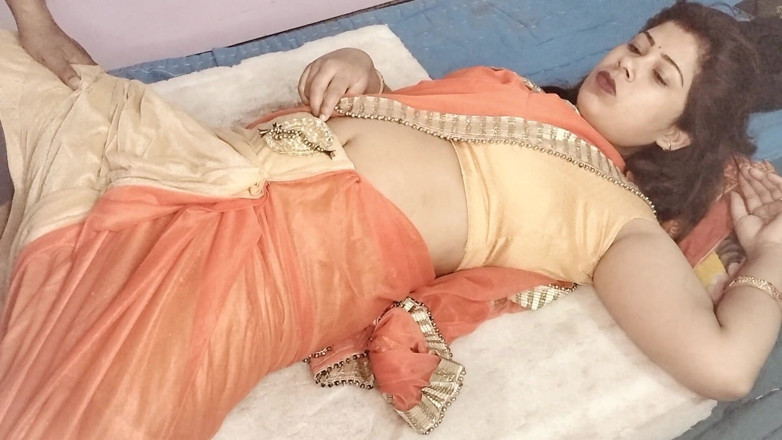 Mamta Bharti: Memergoki istriku bermain... dan Bergabung