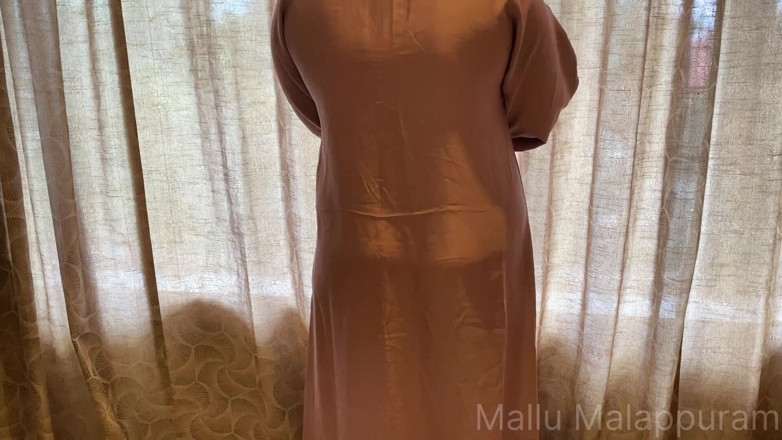 Mallu_Malappuram: Mallu Muslim Thatha e meio-irmão fodendo de quatro em quarto...
