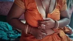 भाभी सुंदर साड़ी पहनकर समारोह में जा रही थी! समारोह में जाने से पहले, मैंने उसे चोदा