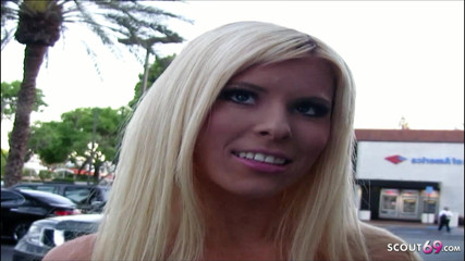 Full porn collection: 大きなコックを持つ男が金髪の角質スキニーティーンマリーと話し、彼女を誘惑してファック