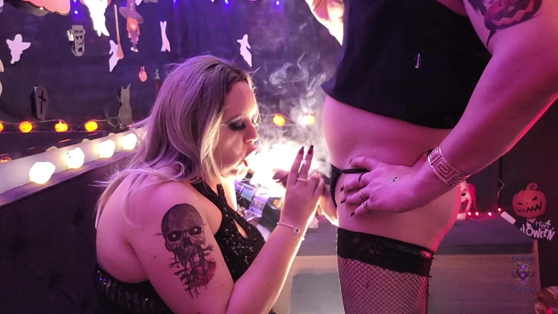 HollyCox: Smoky Blowjob: Halloween uwodzenie