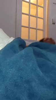 Une jeune voyou colombienne essaye le sexe gay pour la première fois - « meco »