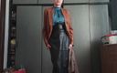 Governess Victorian fashion glamour: Eu andando em saia de couro