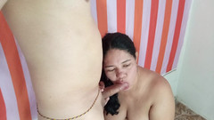 Valkyrieandluigy: Chica linda chupando garganta profunda