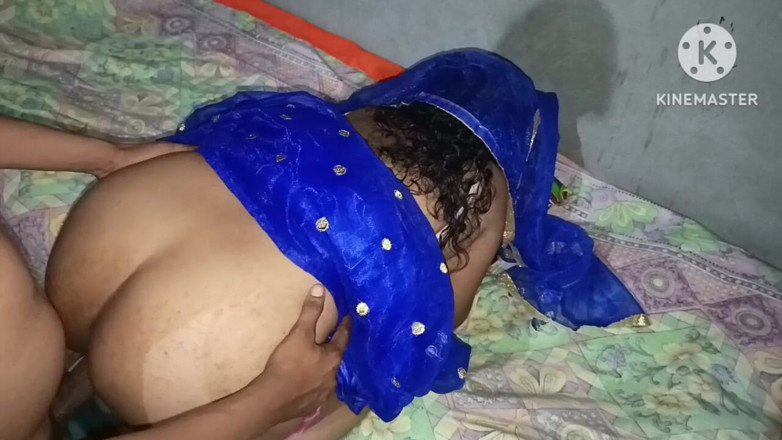 Kavita69: Heißes indisches nabour-mädchen lutscht schwanz so gut und bekommt warmes...
