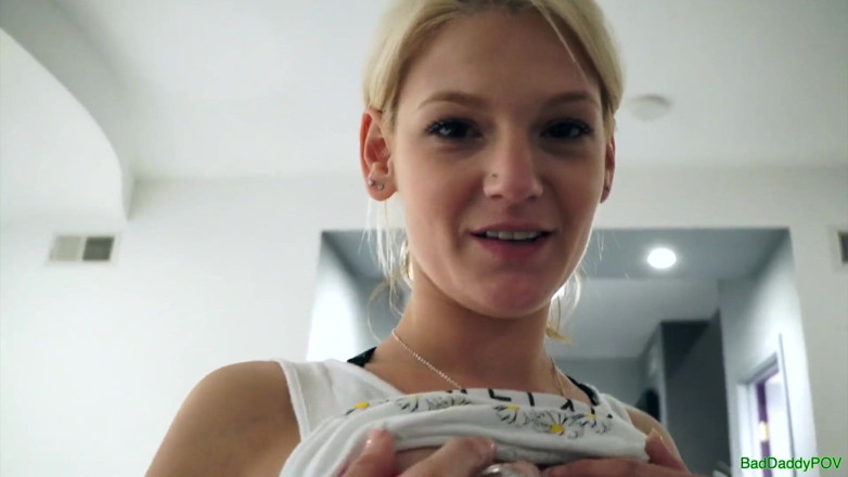 BadStepFamilyPov: Hope Harper saje ptáka nevlastního táty