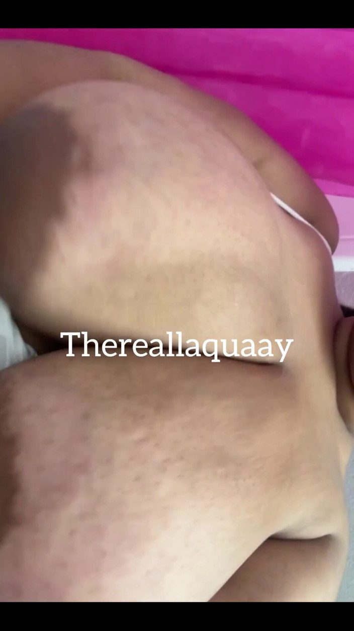 Biggdebbie solo: I Love Sexy My Titties Are, Wanna Nut Here