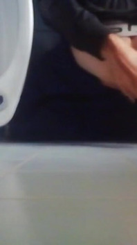 Cara amarrou as pernas dela e abriu a bunda apertada