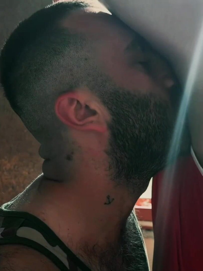 EliasXXXmv: Storia di sotto le ascelle