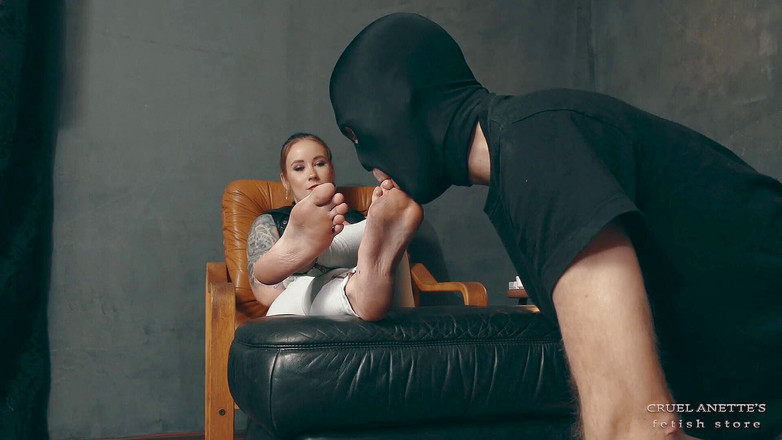 Cruel Anettes fetish world: 샌들 클리너