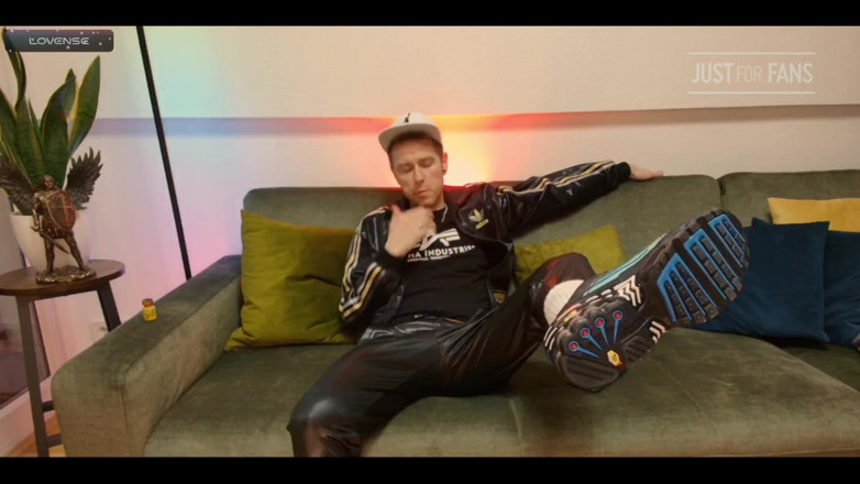 Roman Heart: Stříkání na Adidas