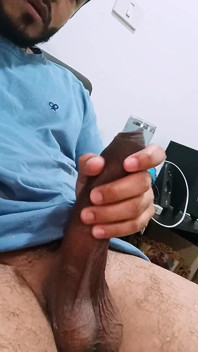 Saya pancut di ruang tamu. Saya Datang Dengan Cepat