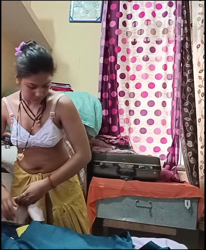 sashaa: Bhabhi se převléká