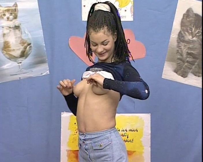 YOUR FIRST PORN: Exotic Keany Masturbates and Shaves Her Pussy.