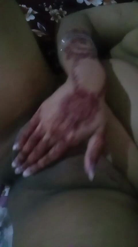 RIMSHA: Ateşli kız tek başına masterbation