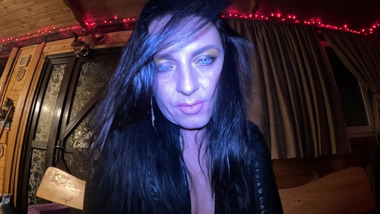 MilfyCalla: Ma cà rồng joi thống trị - những lời thì thầm,...