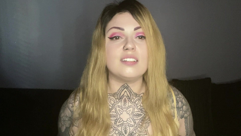 Miss Valentina: Un intimidateur prend ton déjeuner