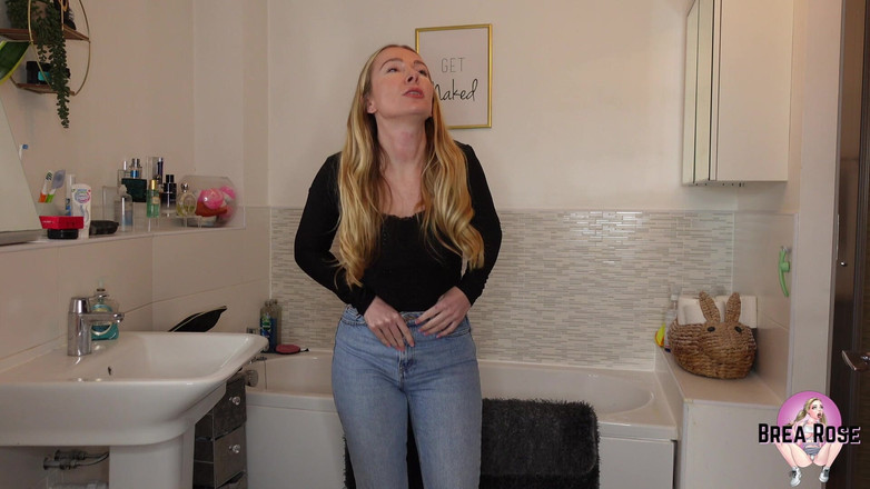 Brea Rose: Смачиваю мои джинсы