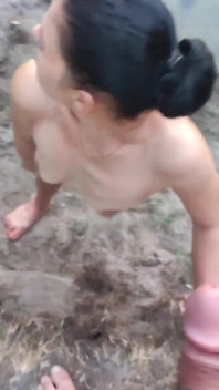 ดูดควยและกลืนปัสสาวะกลางแจ้ง