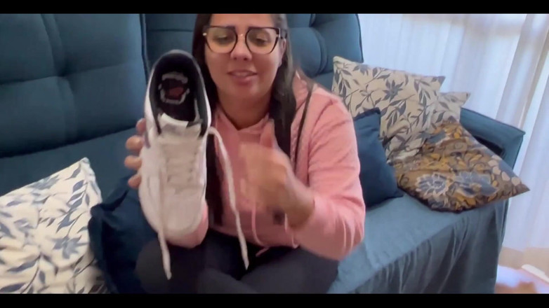 Kiffa Feet: Goddess Kiffa JOI Sweaty and Stinky Nike Air Sneakers