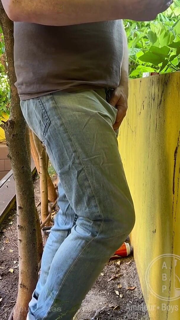 Guy Is Desperate to Pee and Tries to Hide From His Friend but Wets His Pants (AmateurBoysPissing) Guy Is Desperate to Pee and Tries to Hide From His Friend but Wets His Pants (AmateurBoysPissing)