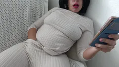 Caliente morena MILF se masturba peludo COÑO